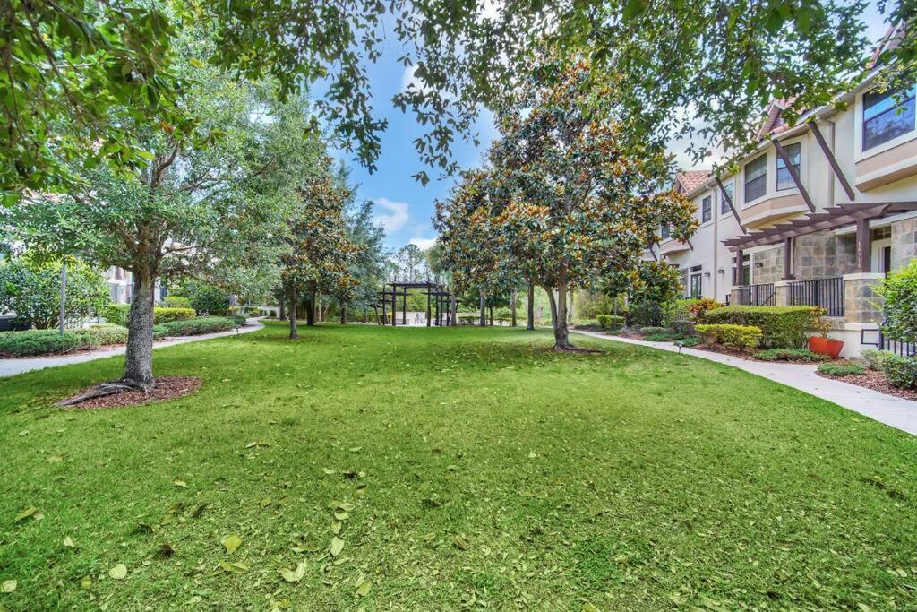 Cozy & Elegant 4Br Enchanted Townhouse - 1 Mile To Disney With Resort Pool, Gym, & Jacuzzi Orlando Eksteriør bilde