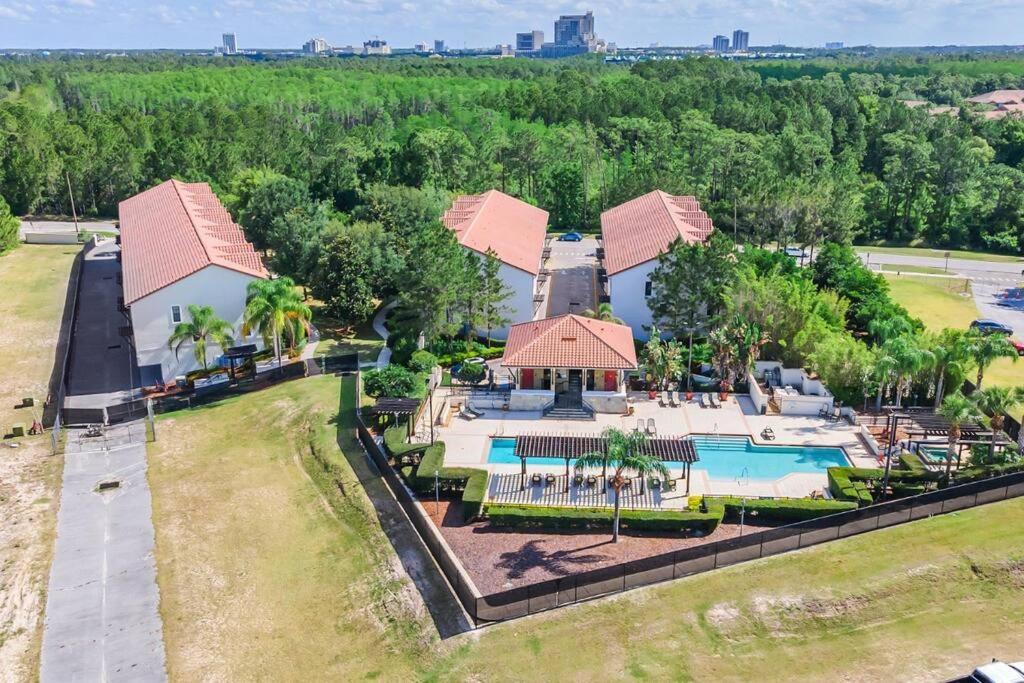 Cozy & Elegant 4Br Enchanted Townhouse - 1 Mile To Disney With Resort Pool, Gym, & Jacuzzi Orlando Eksteriør bilde