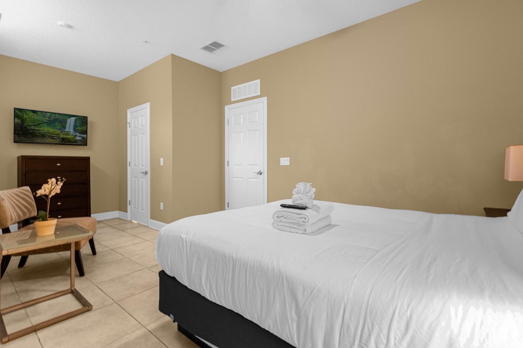 Cozy & Elegant 4Br Enchanted Townhouse - 1 Mile To Disney With Resort Pool, Gym, & Jacuzzi Orlando Eksteriør bilde